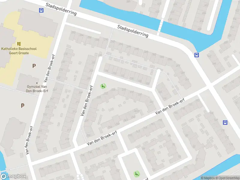 Ambulance met grote spoed naar de Van den Broek-erf in Dordrecht