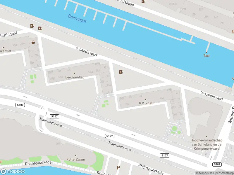 Ambulance met gepaste spoed naar de 's-Lands werf in Rotterdam