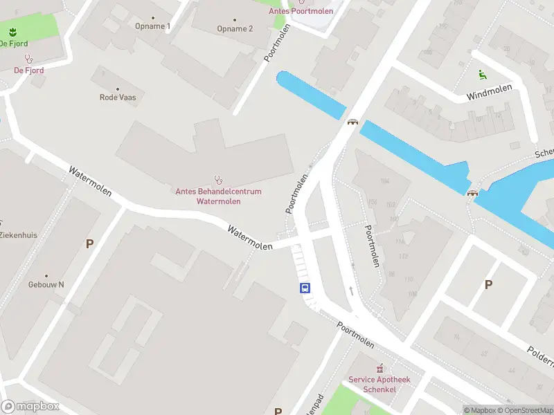 Ambulance met grote spoed naar de Poortmolen in Capelle aan den IJssel