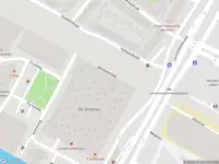 Ambulance met grote spoed naar de Abrikozenweg in Leiden
