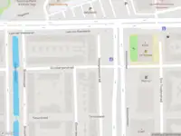 Ambulance met grote spoed naar de Grimbergenstraat in Amsterdam