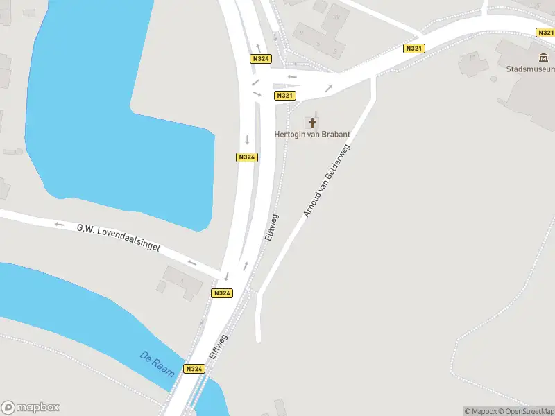 Brandweer met gepaste spoed naar de Arnoud van Gelderweg in Grave vanwege stormschade