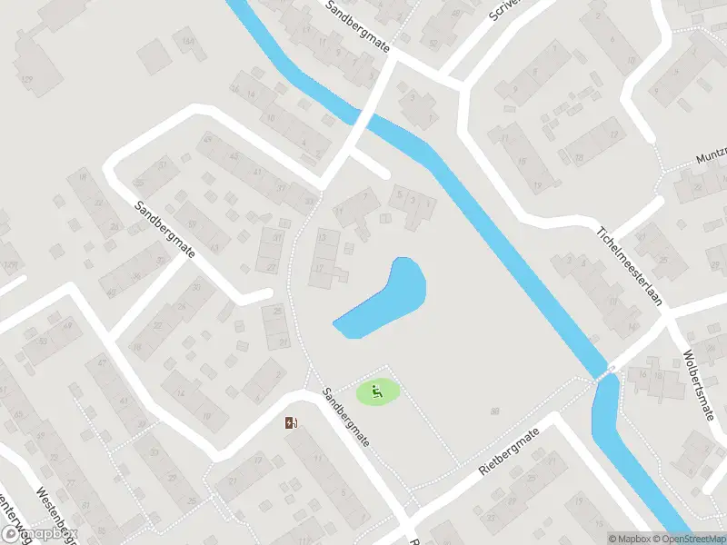 Brandweer met gepaste spoed naar de Nieuwe Deventerweg in Zwolle vanwege stormschade