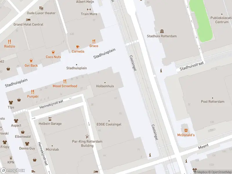 Ambulance met gepaste spoed naar de Coolsingel in Rotterdam
