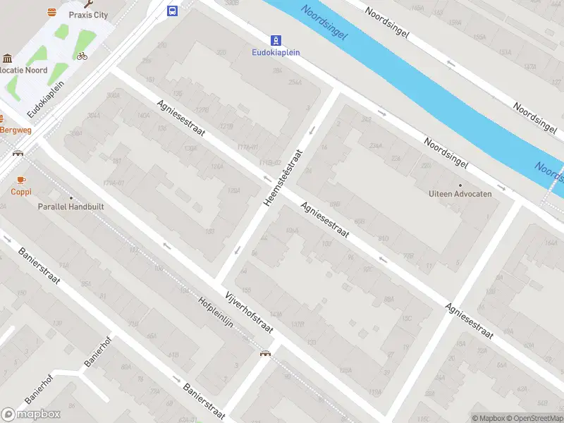 Ambulance met gepaste spoed naar de Heemsteêstraat in Rotterdam