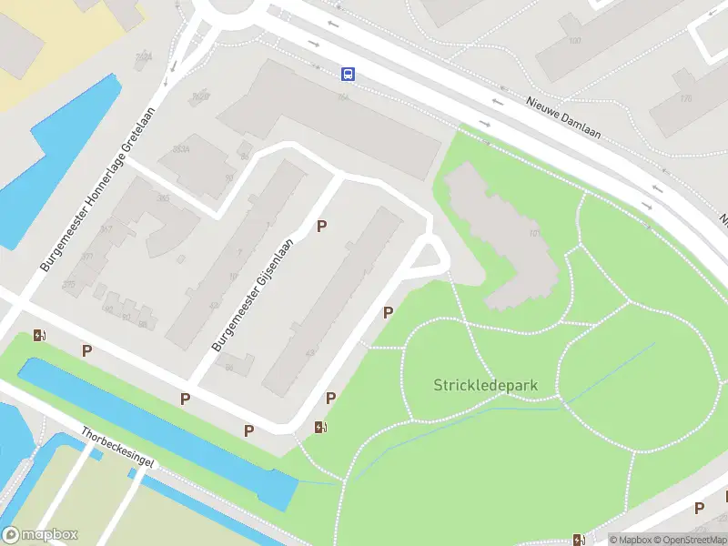 Ambulance met grote spoed naar de Burgemeester Stulemeijerlaan in Schiedam