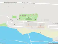Ambulance met grote spoed naar de Noordoever Oostv Meer in Oostvoorne