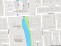 Ambulance met grote spoed naar de Waterman in Spijkenisse