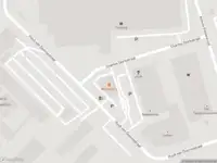 Brandweer met gepaste spoed naar de Huub van Doornestraat in Zwolle vanwege afgaan automatisch brandalarm