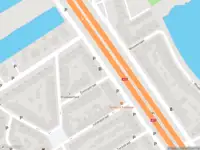 Ambulance met grote spoed naar de Parallelstraat in Rotterdam