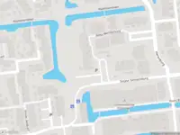 Ambulance met grote spoed naar de Anton Wachterburg in Capelle aan den IJssel