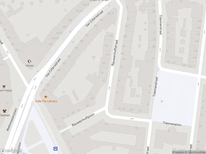 Ambulance met grote spoed naar de Rauwenhoffstraat in Rotterdam