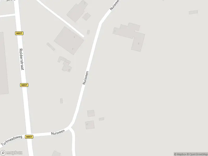 Brandweer met gepaste spoed naar de Nuisveen in Borger vanwege gebouwbrand