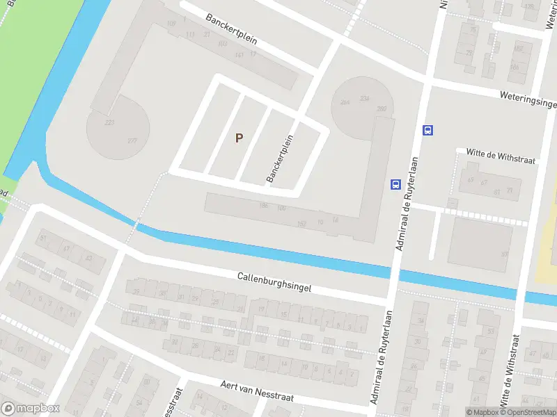 Ambulance met gepaste spoed naar de Banckertplein in Hendrik-Ido-Ambacht