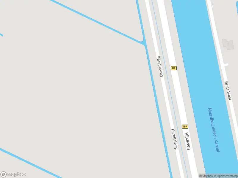 Ambulance en brandweer met gepaste spoed naar de Parallelweg in Burgerbrug vanwege middelgrote brand