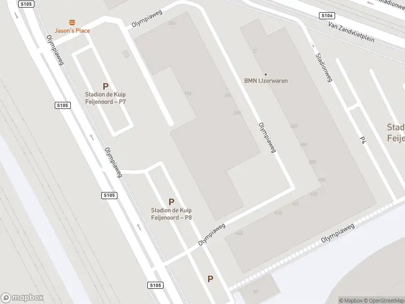 Ambulance met grote spoed naar de Olympiaweg in Rotterdam
