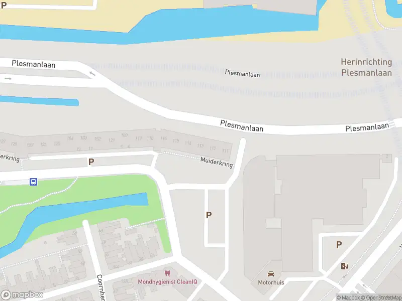 Ambulance met grote spoed naar de Muiderkring in Leiden