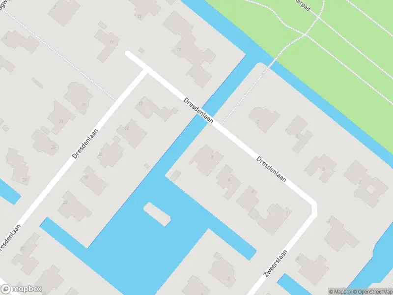 Ambulance met grote spoed naar de Dresdenlaan in Rotterdam