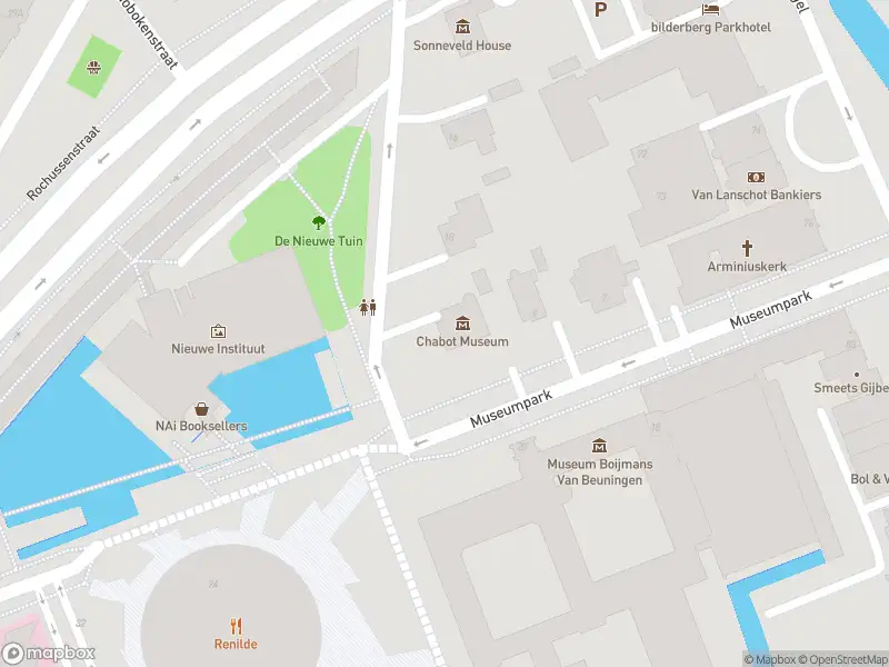 Ambulance met grote spoed naar de Museumpark in Rotterdam