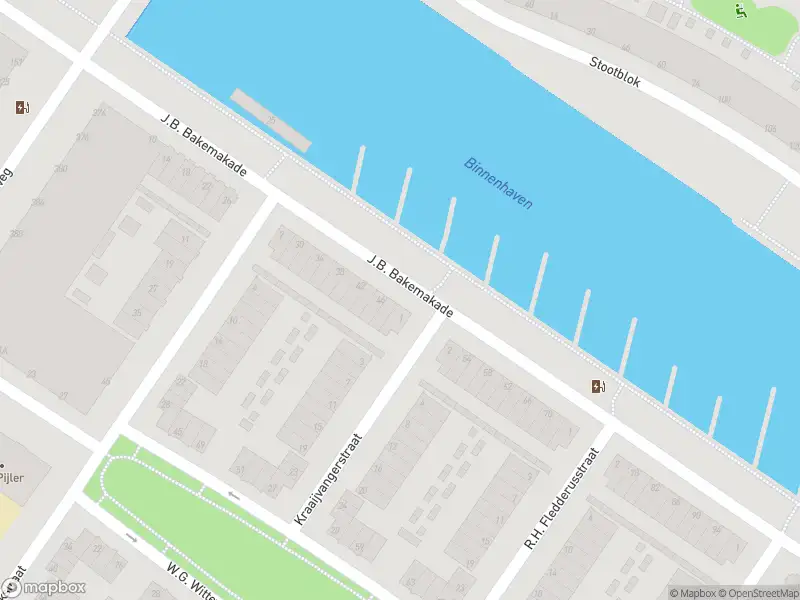 Ambulance met grote spoed naar de J.B. Bakemakade in Rotterdam