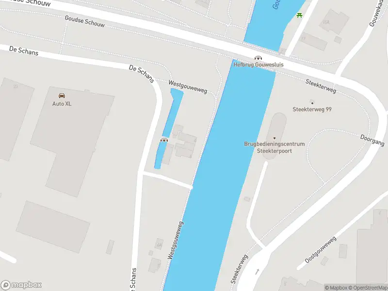 Ambulance met gepaste spoed naar de Westgouweweg in Alphen aan den Rijn