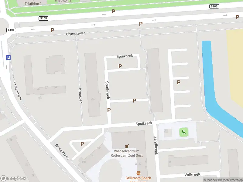 Ambulance met grote spoed naar de Spuikreek in Rotterdam
