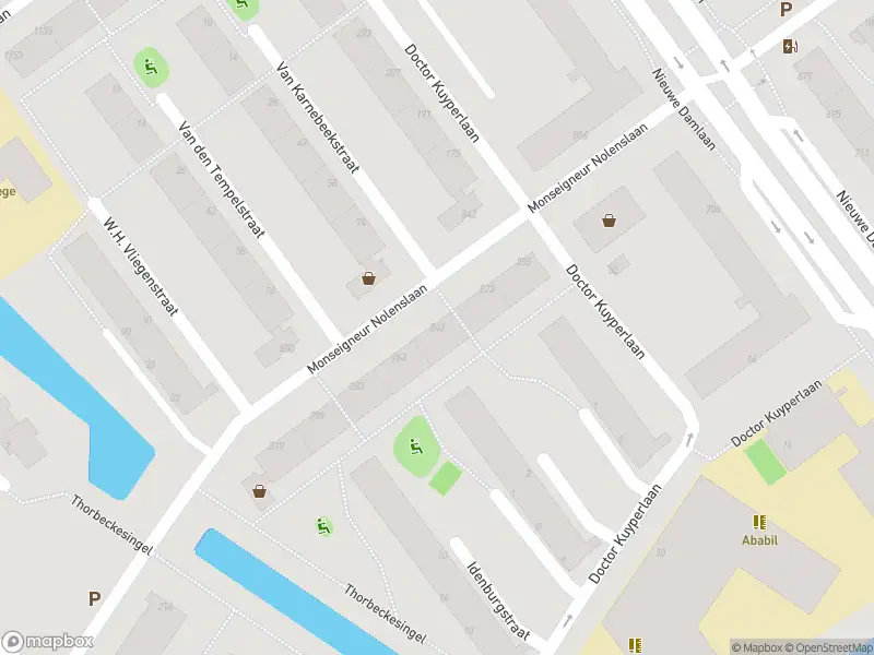 Ambulance met grote spoed naar de Monseigneur Nolenslaan in Schiedam