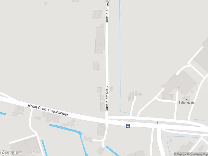 Ambulance met grote spoed naar de Oude Klemsedijk in Strijen