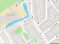 Ambulance met grote spoed naar de Michiel ten Hovestraat in Delft