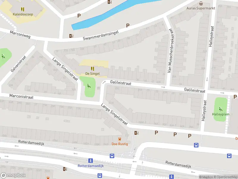 Ambulance met grote spoed naar de Galileistraat in Schiedam