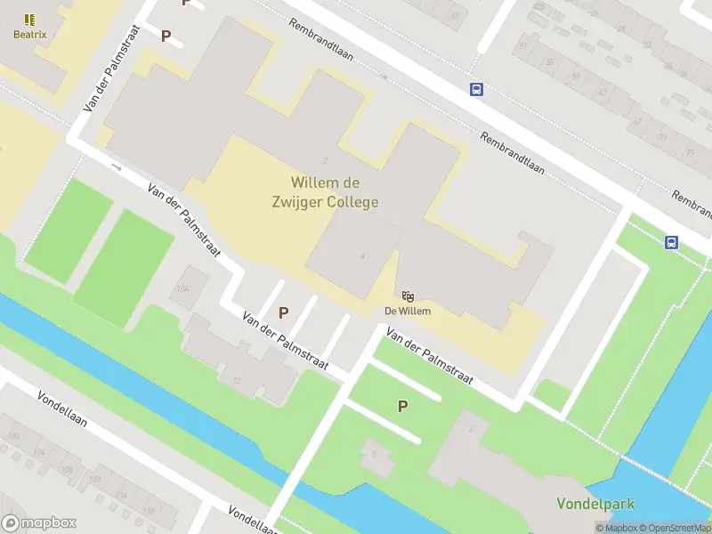 Ambulance met gepaste spoed naar de Van der Palmstraat in Papendrecht