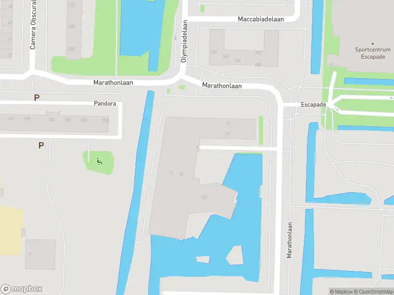 Ambulance met gepaste spoed naar de Marathonlaan in Amstelveen