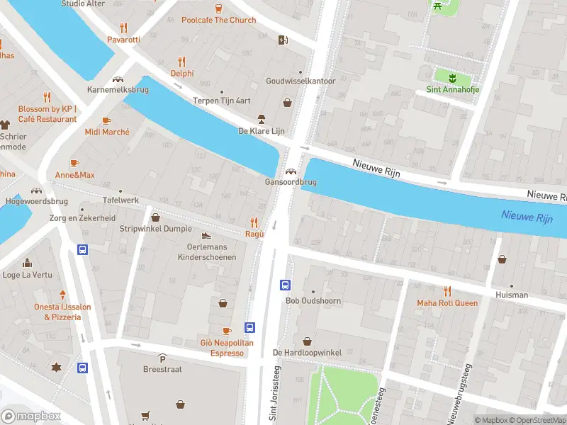 Ambulance met grote spoed naar de Watersteeg in Leiden