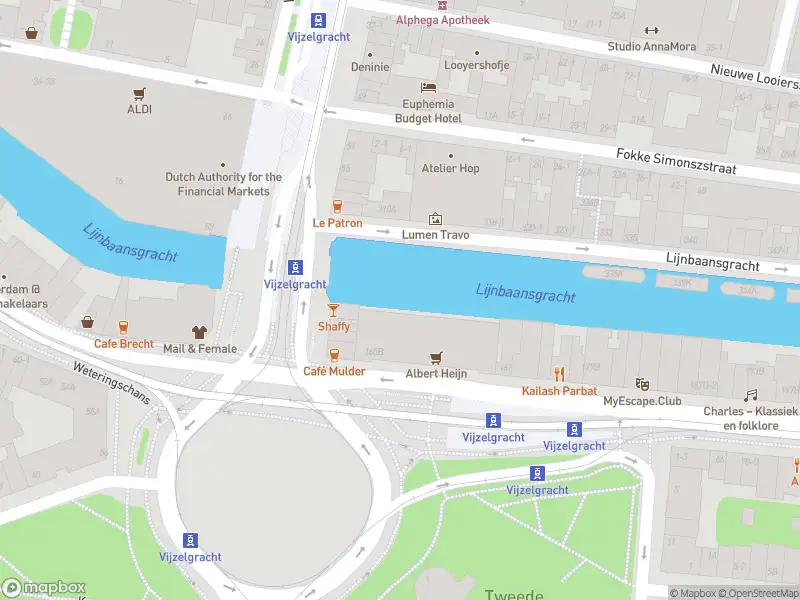 Ambulance met grote spoed naar de Den Texstraat in Amsterdam