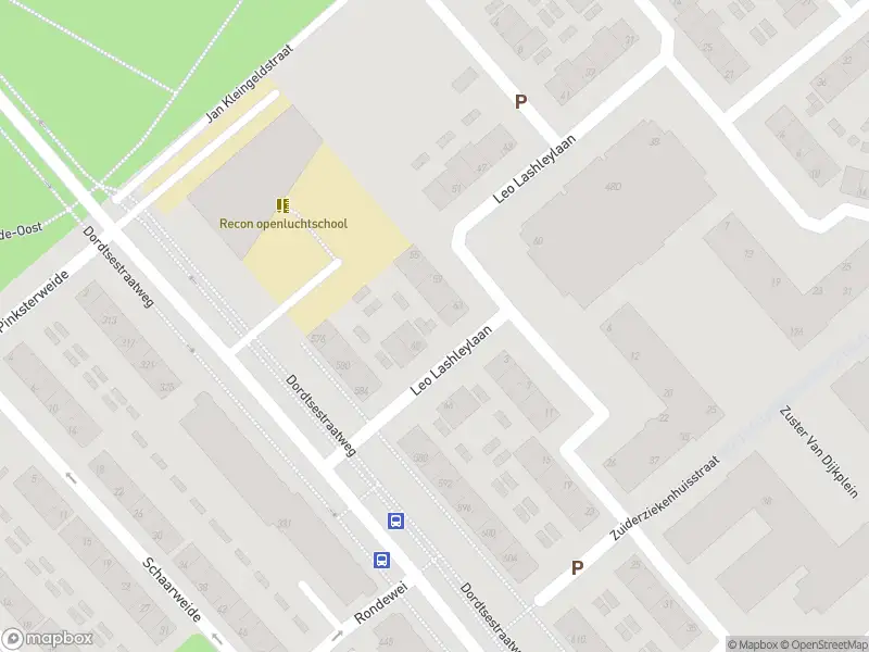 Ambulance met grote spoed naar de Leo Lashleylaan in Rotterdam