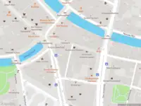Ambulance met grote spoed naar de Barbarasteeg in Leiden