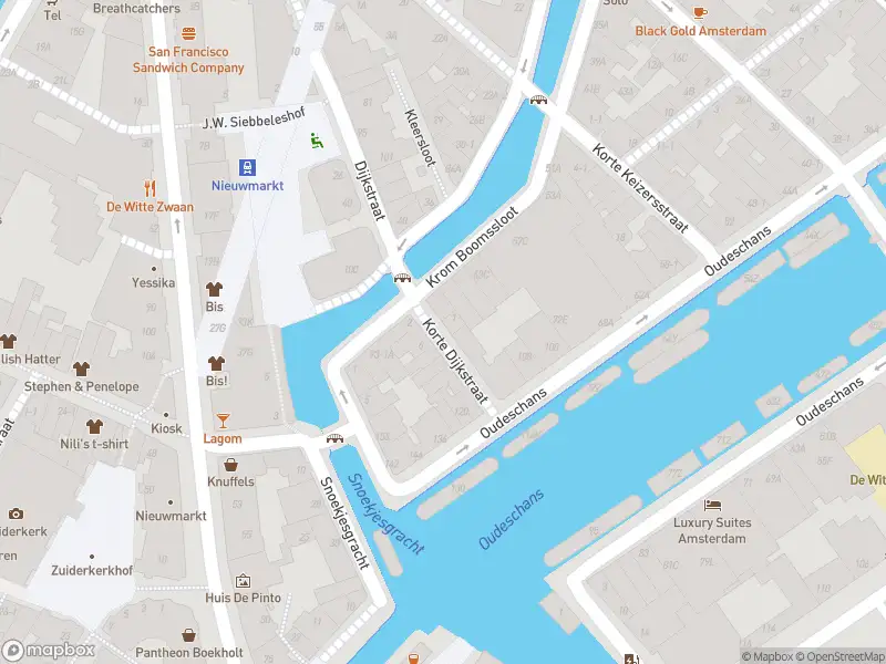 Ambulance met gepaste spoed naar de Korte Dijkstraat in Amsterdam