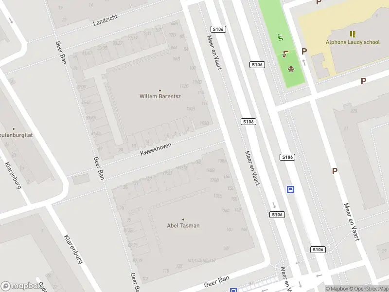 Ambulance met grote spoed naar de Kweekhoven in Amsterdam