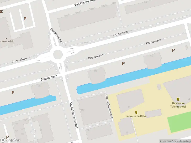 Ambulance met gepaste spoed naar de Prinsenlaan in Rotterdam