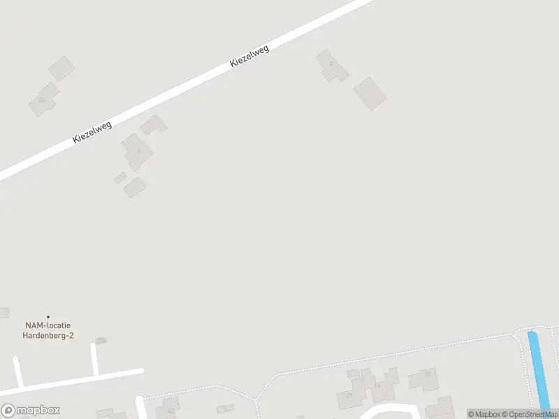 Brandweer met gepaste spoed naar de Esdoornstraat in Lutten vanwege stormschade