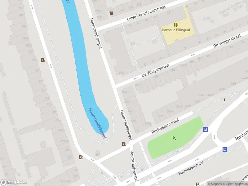 Ambulance met grote spoed naar de Heemraadssingel in Rotterdam