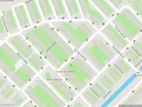 Ambulance met grote spoed naar de Middelhoffstraat in Amsterdam