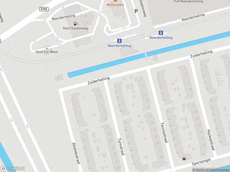 Ambulance met grote spoed naar de Turnstraat in Rotterdam