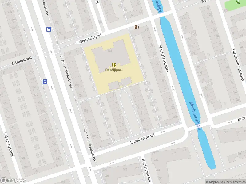 Ambulance met grote spoed naar de Lanakenstraat in Amsterdam
