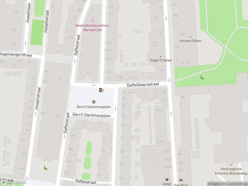 Ambulance met grote spoed naar de Bloemkwekersstraat in Rotterdam