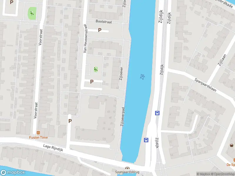 Ambulance met gepaste spoed naar de Zijloever in Leiden