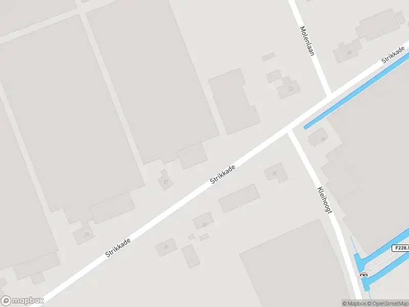 Brandweer met gepaste spoed naar de Strikkade in Pijnacker