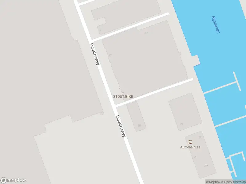 Ambulance met gepaste spoed naar de Industrieweg in Alphen aan den Rijn