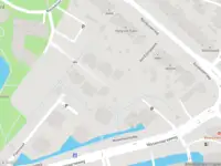 Ambulance met gepaste spoed naar de Van Eijsingapark in Leiden