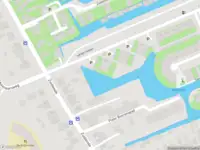 Ambulance met grote spoed naar de Schelvisch Hoofd in Amsterdam